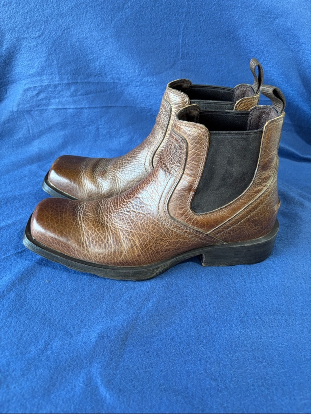 Men’s Ariat Midtown RamblerChelsea Boots - Classic Slip-On Style
